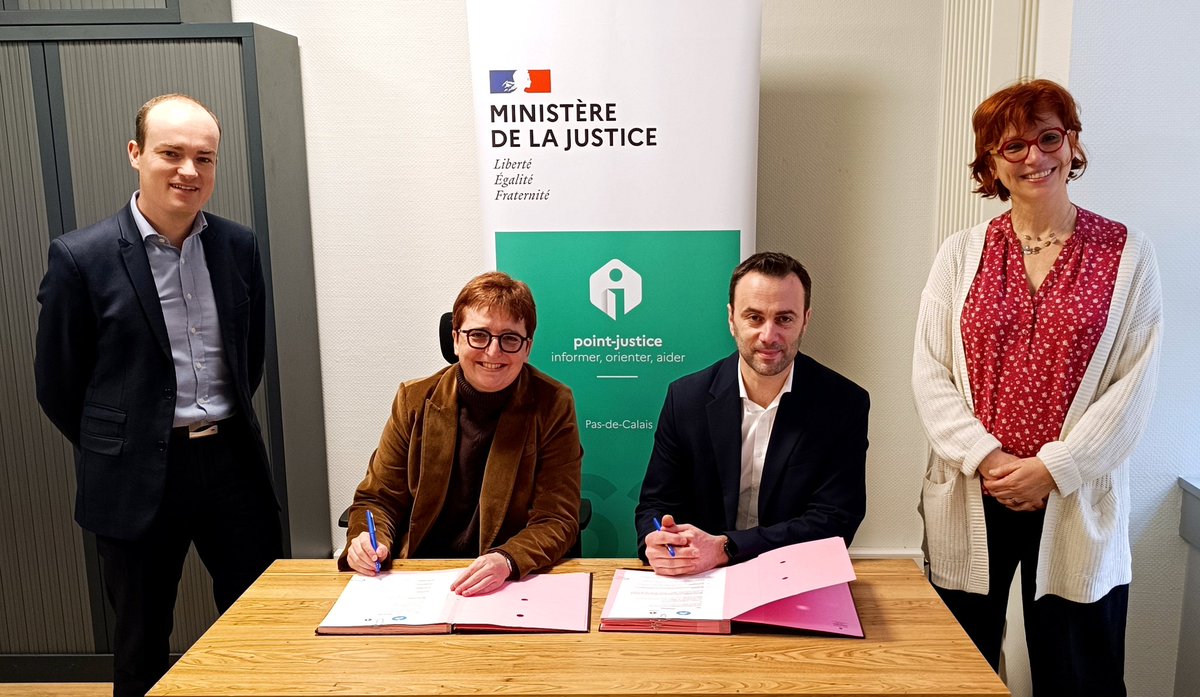 Lire pour mieux grandir, même au tribunal ! 📚✨
​<a href="/lecdad62/">CDAD Pas-de-Calais</a> s'associe à la <a href="/SauvegardeDNord/">La Sauvegarde Du Nord</a> pour proposer des séances de lecture au TJ d’Arras. L'objectif : apaiser le stress des enfants avant l’audience grâce à l’imaginaire. 🤝

<a href="/PTJArras/">Présidente du TJ d'Arras</a>