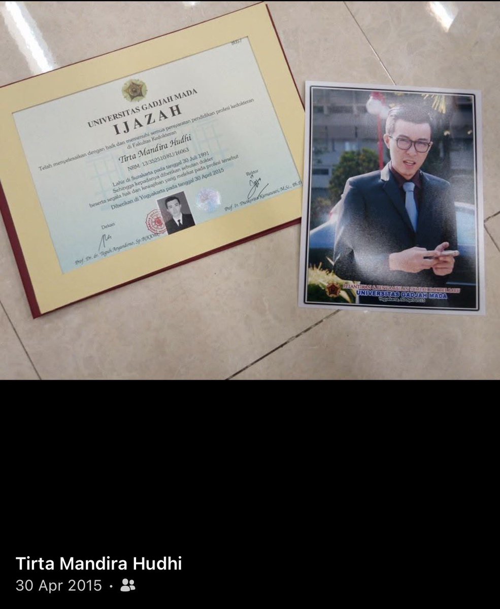 Ijazah Kenapa sampe difoto?
Jadi dulu pas 2015an ada yg ngira gelar “dr” tirta itu merk sepatu ala2 docmart

Karena emng d medsos saat itu akunnya campur2 antara share kesehatan ama soal sepatu wkwkwkw