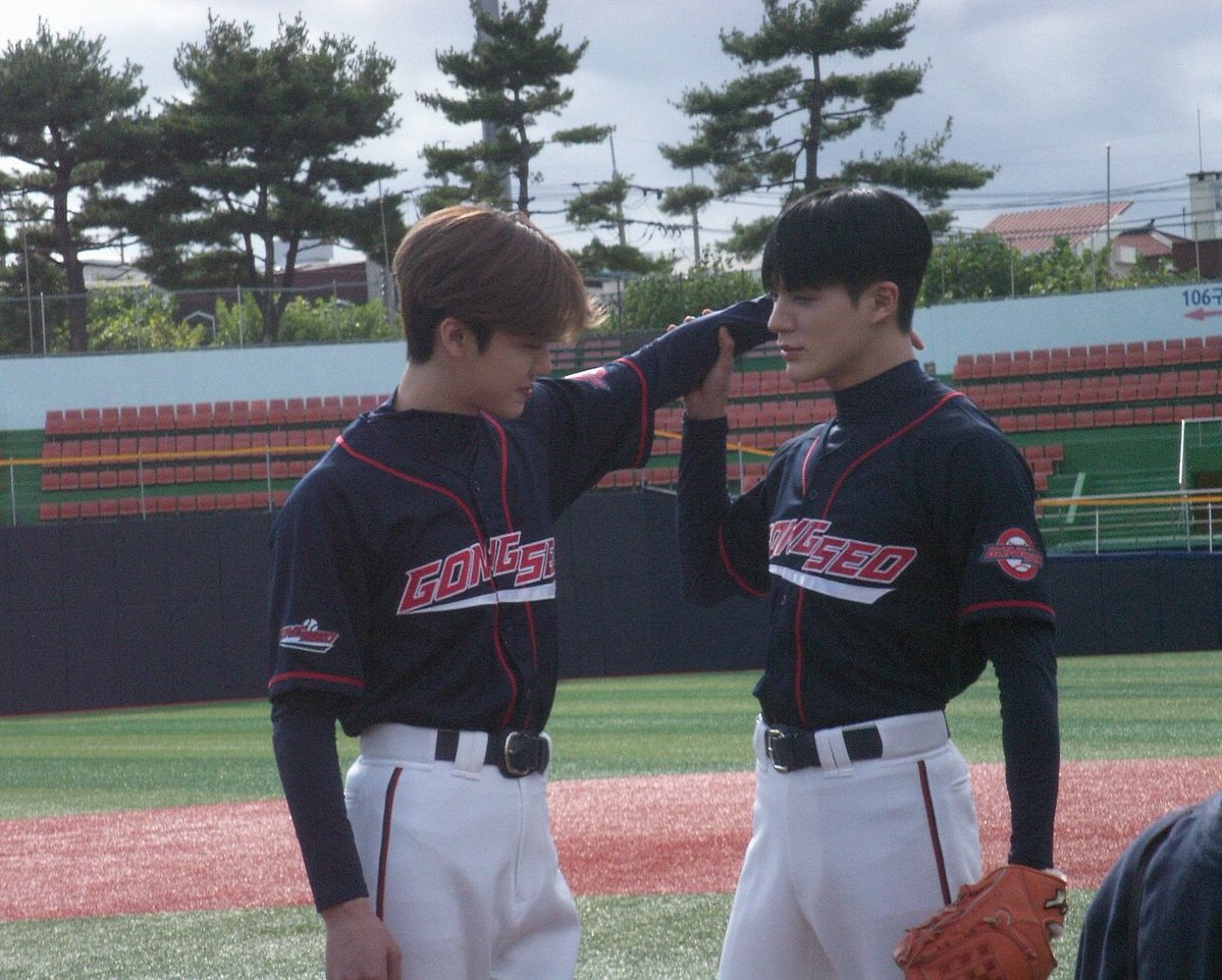 jaemin’s ig post with jeno!!! 🥹⚾