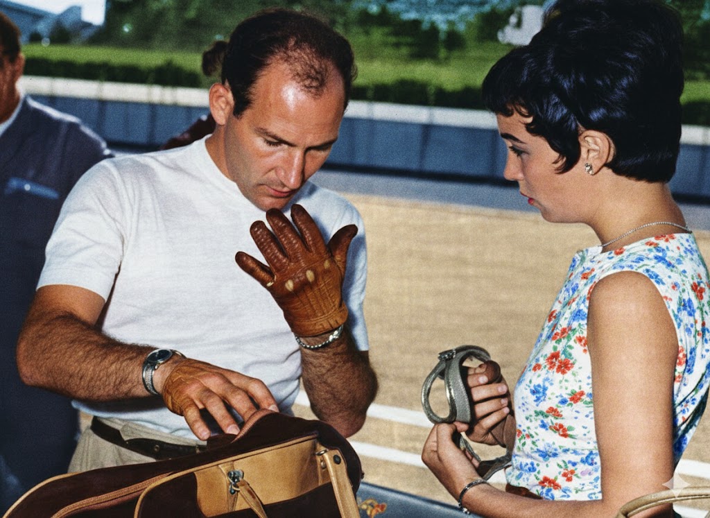 PatoG82's tweet photo. 🎨 Libre interpretación IA
#StirlingMoss #JuanManuelFangio #ArgentineGP https://t.co/Hz7hcZpfMx