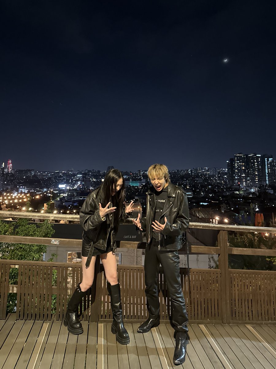 Www0ix's tweet image. 260120 애니 데이오프 #우찬 #WOOCHAN

우찬이 생일 너무너무너무 축하해 🥳 매일 싸우더라도 항상 비둘기 핸드쉐이크 하면서 사이 좋게 지내자^^ 오늘은 생일이니까 뭐라고 안 할게... 알러뷰 22살에 드디어 만난 나의 Iong lost 리틀 브라더 👻