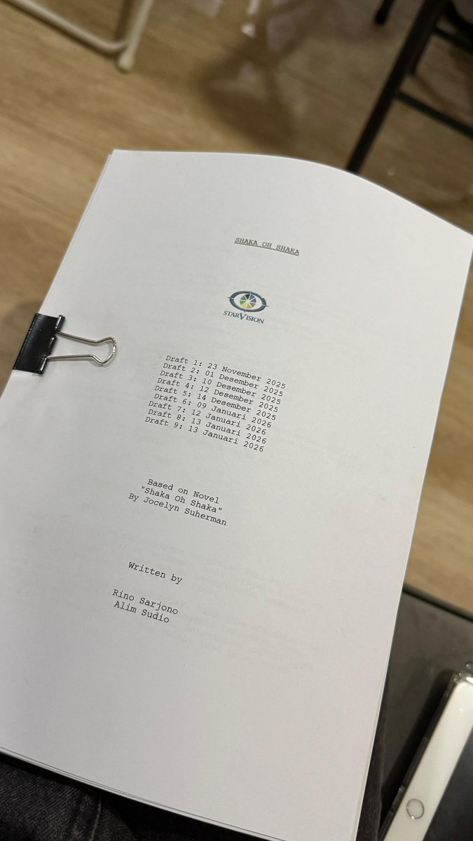 adikyoshi's tweet image. #IZINNNNNNNNNN