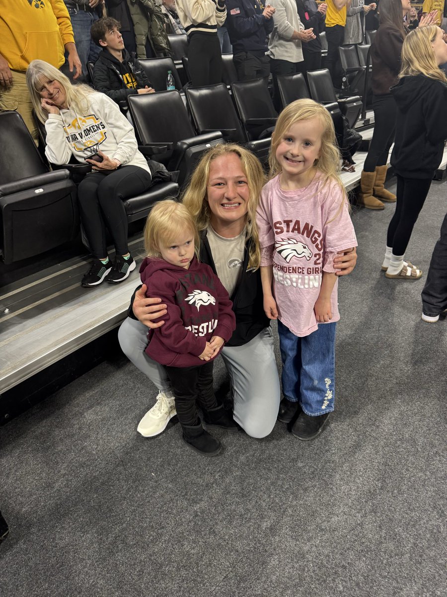 headlock4fun's tweet image. Pretty cool day for our girls to hang out with the big kids and get their picture taken with Olympic and World Medalists yesterday!

Thank you @_macethegreat_ @kennedyblades @kylie_welker for taking time and inspiring the next generation