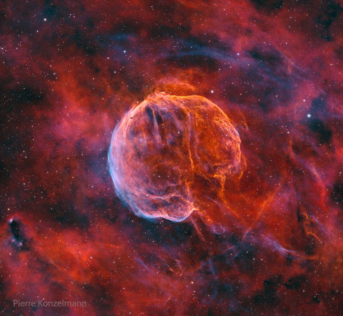 Item: CTB 1: The Medulla Nebula

What powers this unusual nebula? CTB 1 is the expanding gas shell that was left when a massive star toward the constellation of Cassiopeia exploded about 10,000 years ago. The star likely detonate..

#Space #Physics #Astronomy #photography