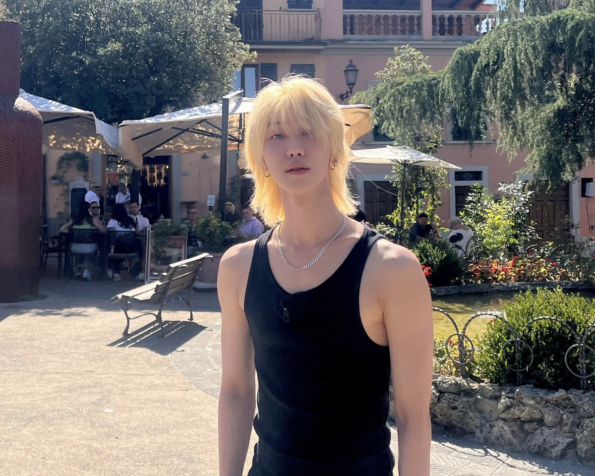 mhaohaom's tweet image. 2년 전 오늘 #디에잇!!! ✨