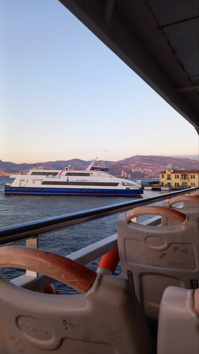 Yıkılasıca nasıl da kadıköy-besiktas turyoluna benziyor