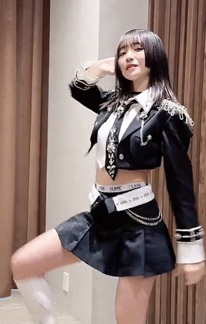 _ioksgk's tweet photo. 日プTOXIC亡霊＆佐々木心菜推しの私からすると推しがこれを踊っているのを見つけて永遠に見てた。
しかものろのろ衣装ね←これポイント
 #野口衣織 https://t.co/291sFDdNnv