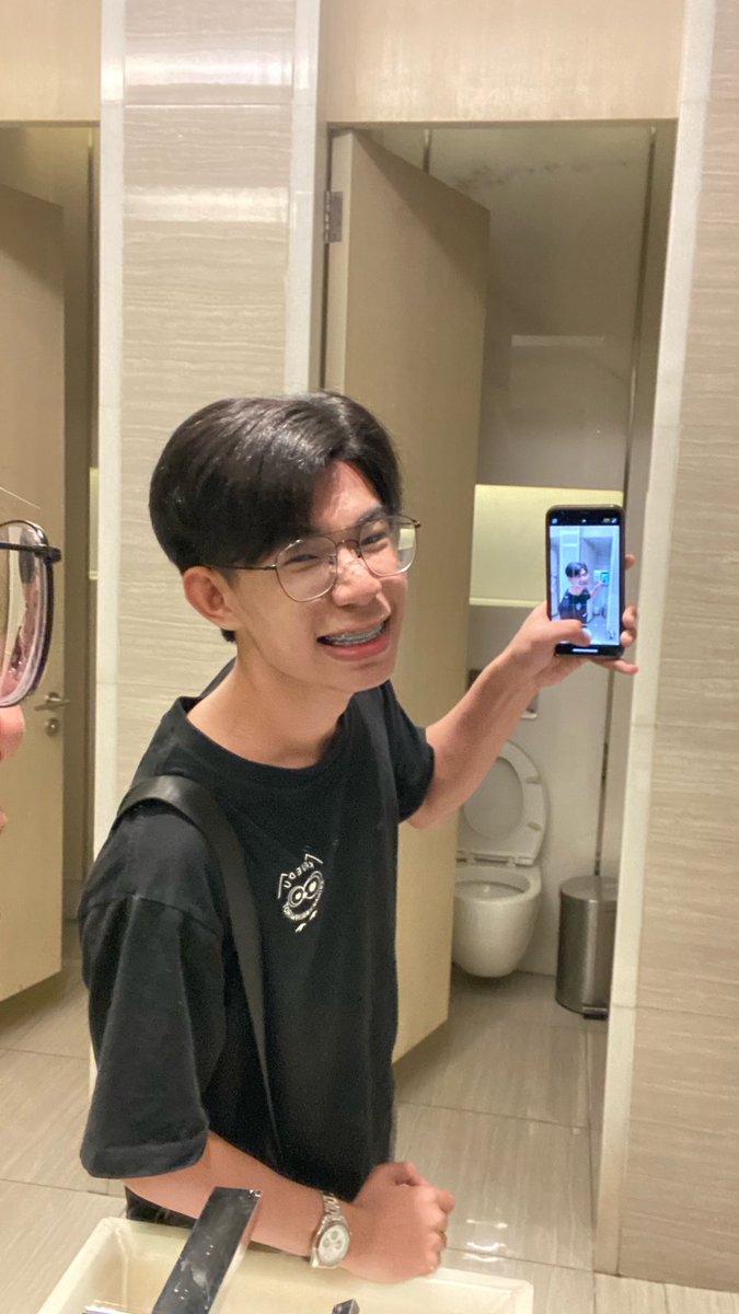 Æ𝐕 tweet media