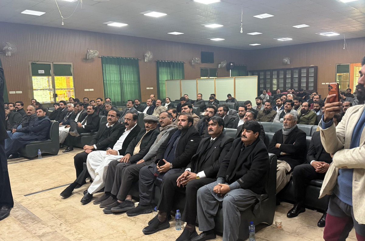 Addressed members of Wazirabad Bar Association and congratulated newly elected office bearers. Alhamdulillah, PML-N backed panel won by a comfortable margin.
#NA66