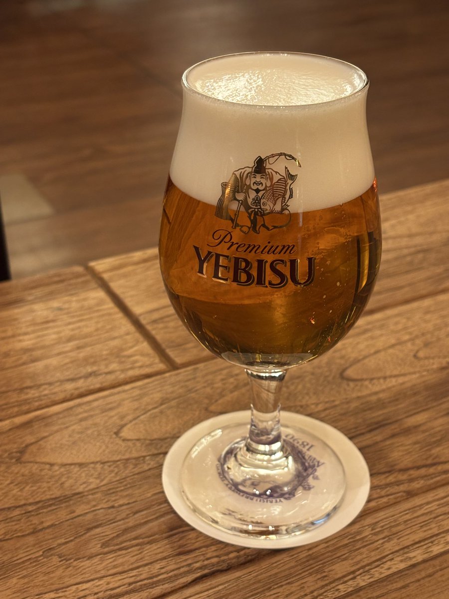 ibu101iwate's tweet photo. #YEBISUBREWERYTOKYO
MEMORIA1890 6%
繊細なフルーティー系の味わい。適度なコクと強すぎない香り。おいしい。
リニューアル後初訪問で、限定メニューは嬉しいが以前と比較して強気な価格設定なのが気になった。 https://t.co/laMETRUlqX