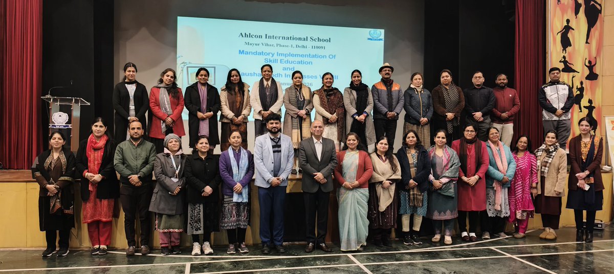 DeeptiChopra7's tweet image. Participated in an insightful workshop conducted by our Headmistress, @sunandask21 focusing on Skill Education and Kaushal Bodh, emphasizing experiential learning and holistic development at the middle stage
#NEP2020 #SkillBasedLearning #Educators @ashokkp @y_sanjay @pntduggal