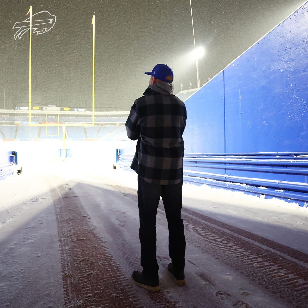 TSN_Marsh's tweet image. Well.. These shots the night before the final game at The Ralph have taken on a new meaning 😔 They didn’t even let Sean move across the road!! 

#BillsMafia | @CFPerspective