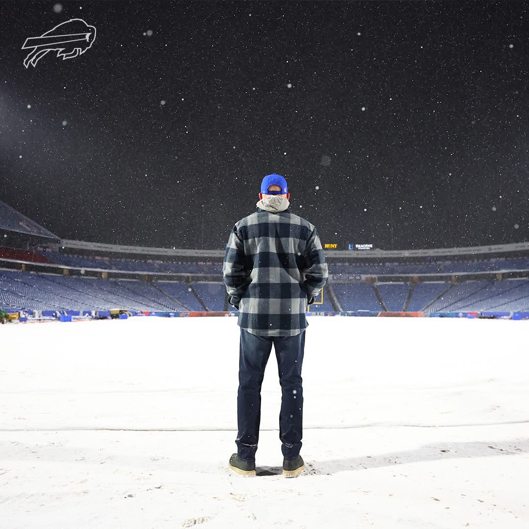 TSN_Marsh's tweet image. Well.. These shots the night before the final game at The Ralph have taken on a new meaning 😔 They didn’t even let Sean move across the road!! 

#BillsMafia | @CFPerspective