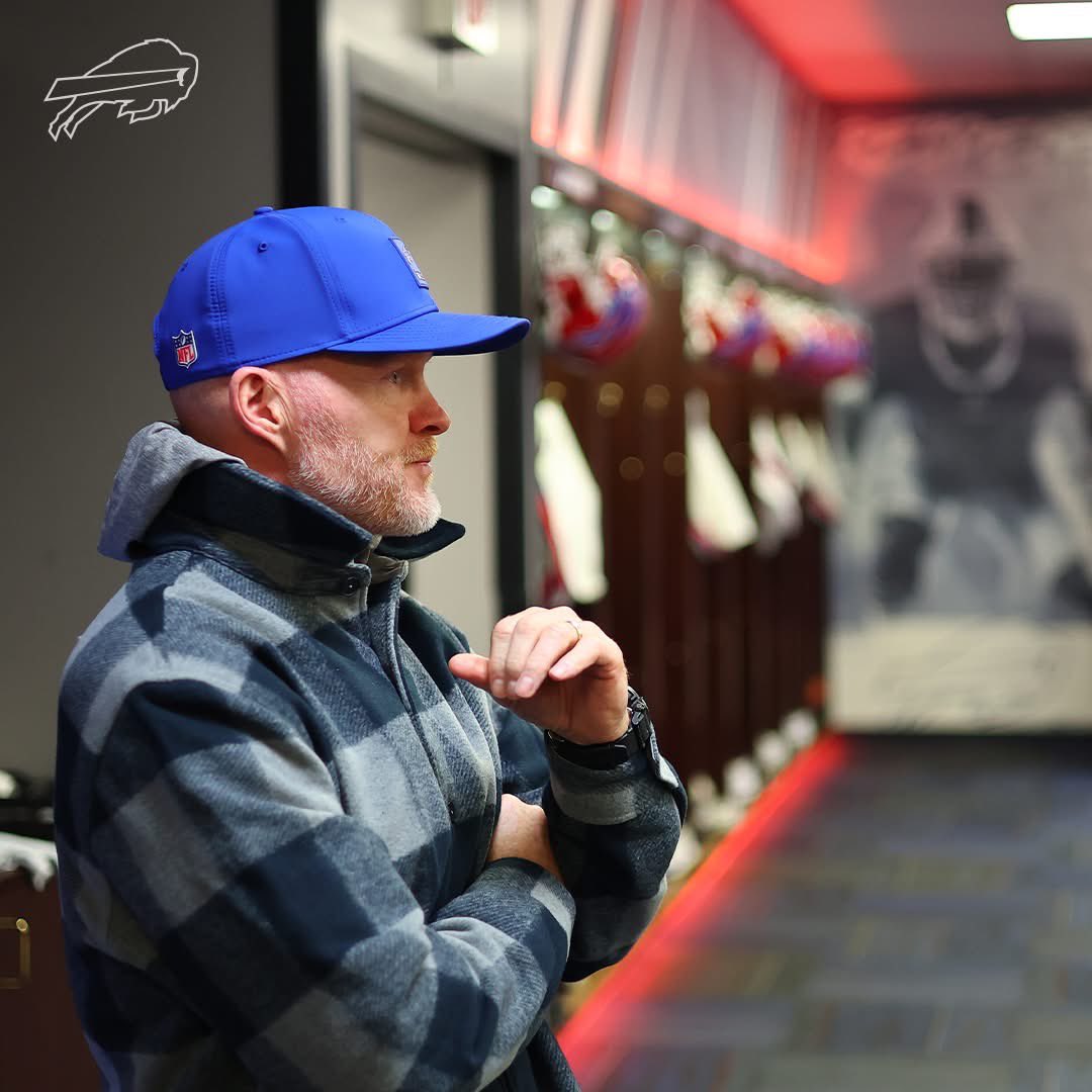 TSN_Marsh's tweet image. Well.. These shots the night before the final game at The Ralph have taken on a new meaning 😔 They didn’t even let Sean move across the road!! 

#BillsMafia | @CFPerspective