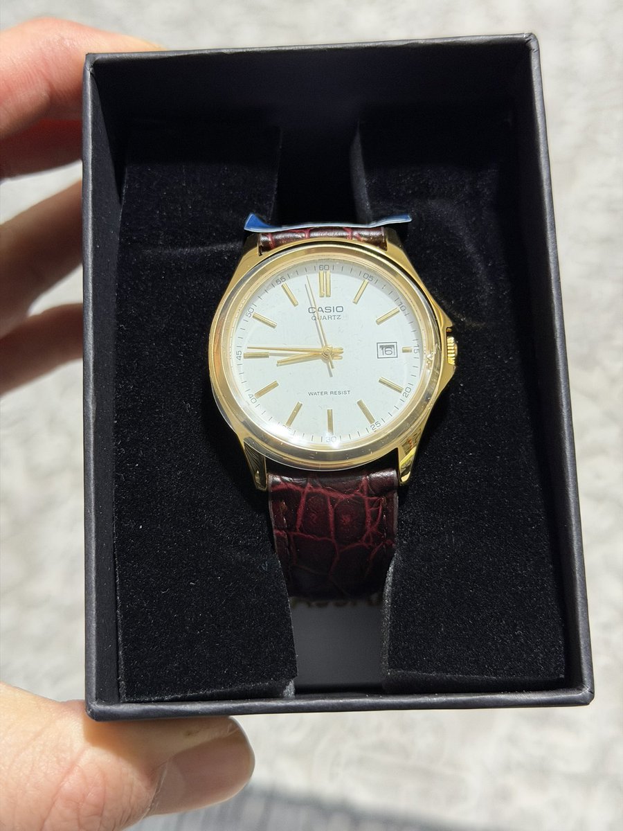 🚨
Koleksiyonuma bugun katılan şu şahesere bakar mısınız ?

<a href="/TDCakmak/">Taylan Deniz ÇAKMAK</a>, en anlamlı saatlerim arasında yerini aldı ,üstelik hikayesi de çok sağlam,teşekkürler.  ⌚️

Casio MTP-1183
#casio