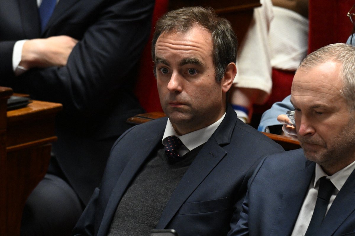 humanite_fr's tweet image. Budget : Sébastien Lecornu dégaine le 49.3 et renie ses promesses

➡️ l.humanite.fr/oPV