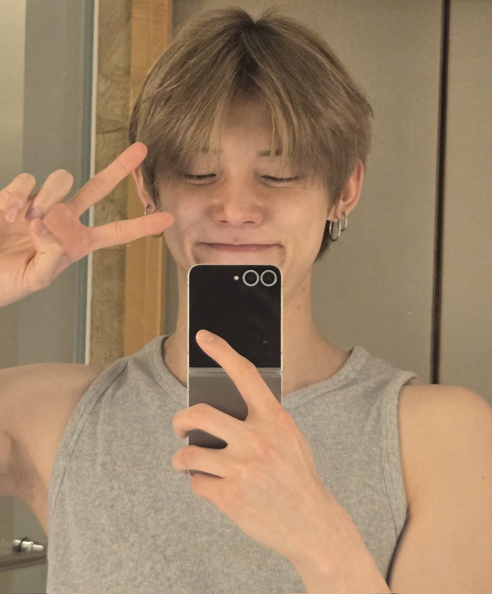 slytherjvn's tweet image. TOP                                     BOTTOM