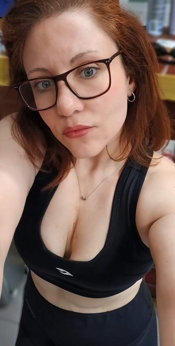 ItsAngelamrs's tweet photo. I know you're secretly watching me... https://t.co/SsLCQamMsI