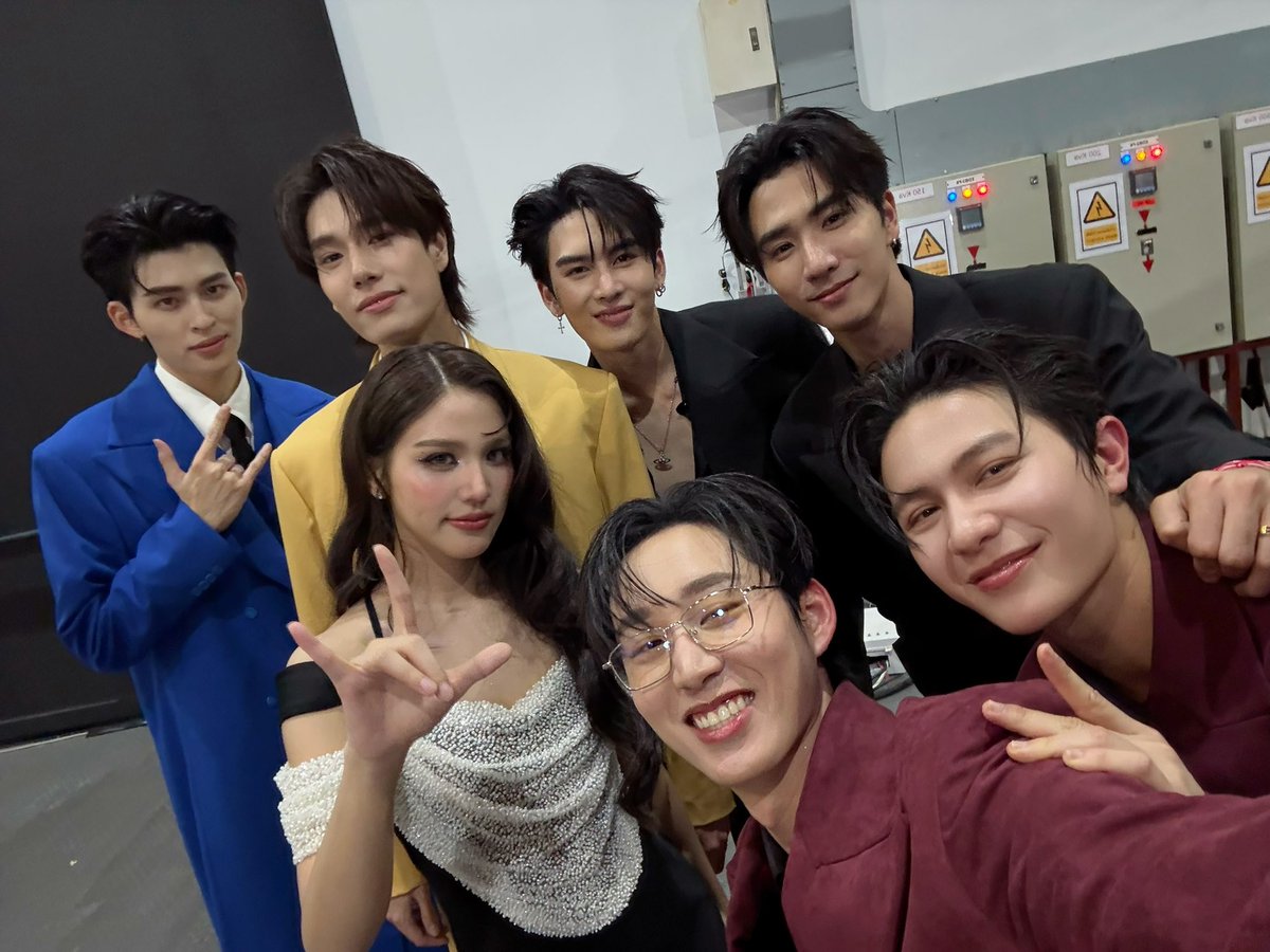 ลูกพลับฟื้นแล้วฮะ มาช้าแต่มานะ5555 ขอบคุณทุกคนมากๆเลยนะค้า เป็น2วันที่โครตสนุกกก ได้ทำอะไรใหม่ๆที่เหนือฝันจริงๆ55555 สนุกมากๆดีใจมากๆๆๆ x100 ที่ได้เป็นส่วนหนึ่งของซีรี่ย์เรื่องนี้ ขอบคุณผู้ใหญ่ใจดีทุกท่านที่ให้โอกาสหนูมาเป็นลูกพลับนะคะ