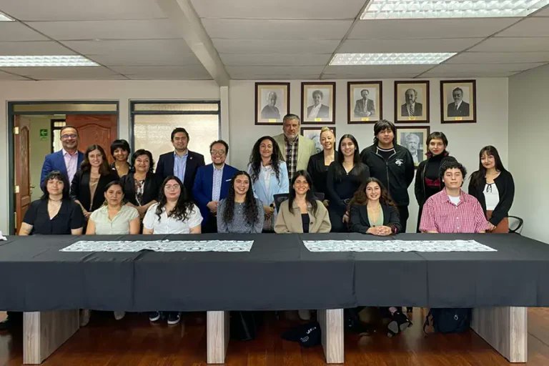 Estudiantes de la Facultad de Educación, Ciencias Sociales y Humanidades vivirán experiencia académica y cultural en Colombia. ufro.cl/u/11993