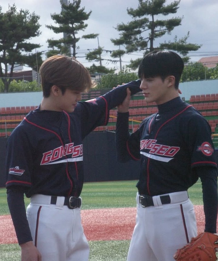 สายตาคือเพื่อนกี่โมง