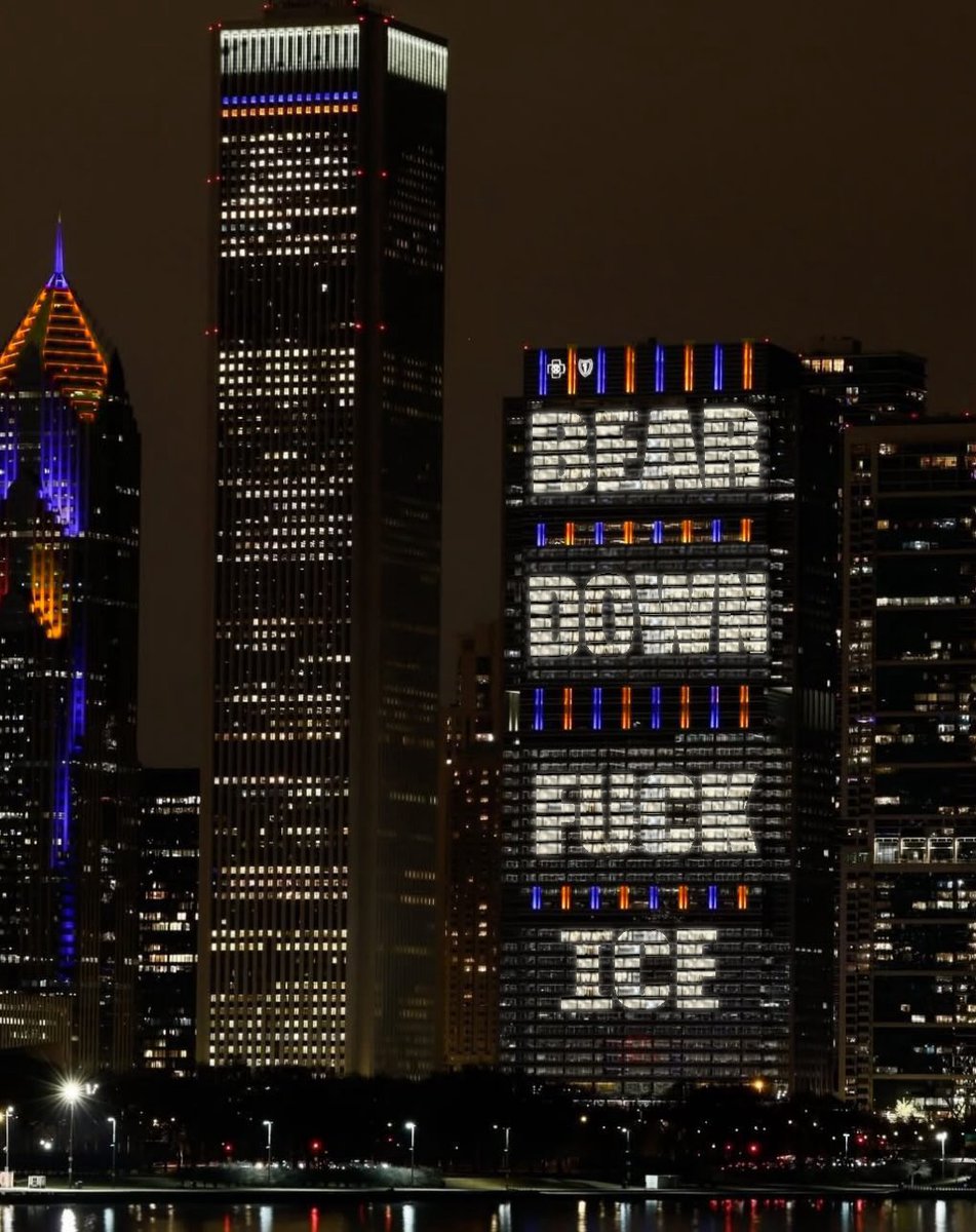 HexMeCrazy's tweet photo. This was seen is Chicago. “fuck ice”was told to not be on the building, but I’m sure that was the sentiment.
TELL ME WHAT YOU THINK IN THE COMMENTS SHOULD COMPANIES BUSINESSES GOVERNMENT BE HELD ACCOUNTABLE FOR THE INSURRECTION IN MINNESOTA!
#InsurrectionActNow #MakeAmericaSafe https://t.co/R03HwvbhEZ