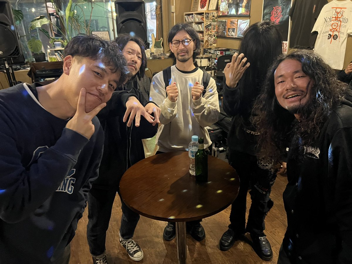 UGTWO's tweet photo. そして西村さん、2日間サポートDr本当にありがとうございました!!僕達にとっても、GRIND色が強い西村さんのドラムからまた色々学ばせて頂きました。観てくれた人達からの評判も良かったみたいで何より!!drawの頃からの縁が劇的な感じで結実したかと!!
#UNFAIRGOD
#draw
#InvertedClap https://t.co/dwxybWGoYK