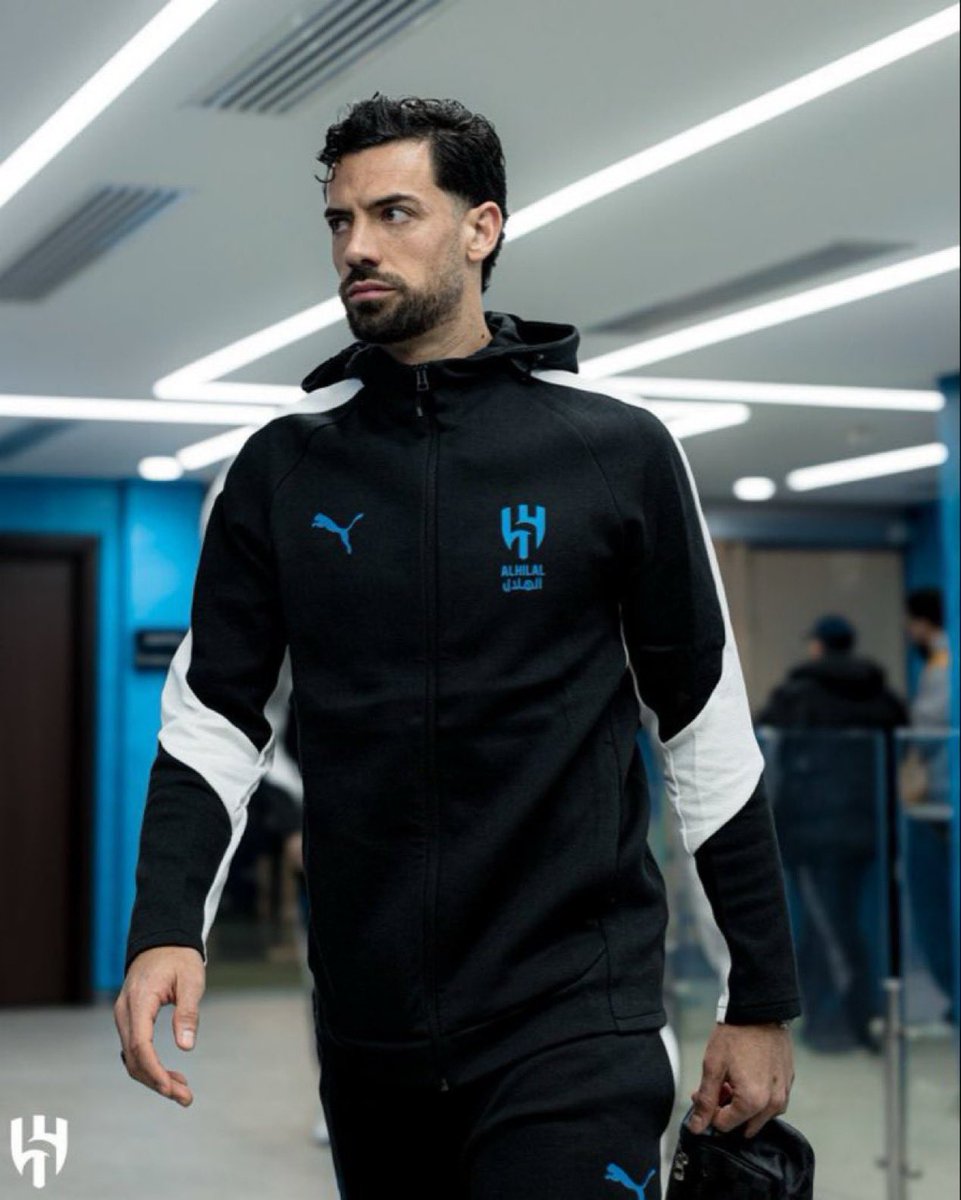 سمو رئيس النادي  لاتسلم الخيط والمخيط للمدرب اختياراللاعبين من اللجنه الفنيه ودوره استشاري نعم خلصت النادي من بعض اللاعبين المحليين الاقل من طموح الهلال ولكن احذر من مقالب الاجانب ونونيز وكايو أمثله من تركة من سبقوك هذاالاسباني اقل من الهلال ويوسف افضل منه احذر السمسرة
 #الهلال