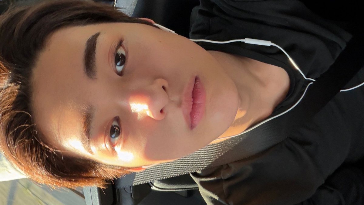 writeforpoetry's tweet image. how God loves him so much that even the sun kisses his face perfectly.