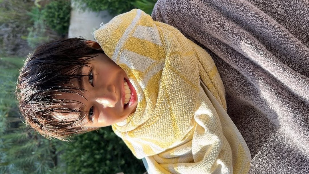 writeforpoetry's tweet image. how God loves him so much that even the sun kisses his face perfectly.