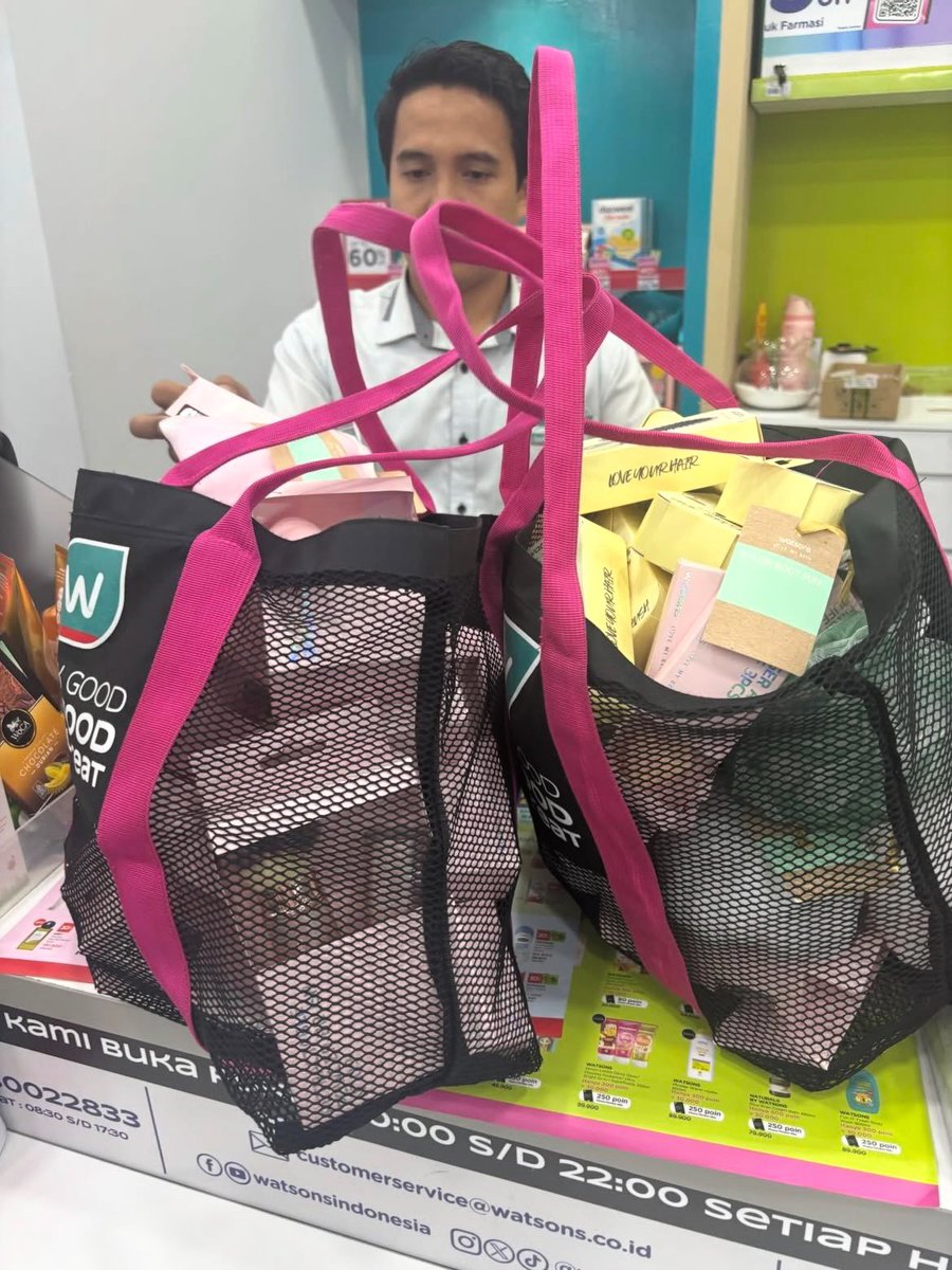 BRUSH WATSONS HABIS DIBURU😱

Min Nabs kagett liat postingan warda Threads yang abis borongg sampai 2 kantong full di Watsons👀💖

Emang yaa kalo soal Promo label merah jeli banget penglihatannya🙌🏻

Gasss ke Watsons deh besok, Min Nabs jg mau beli sisir travel sebelum sold out 🎉