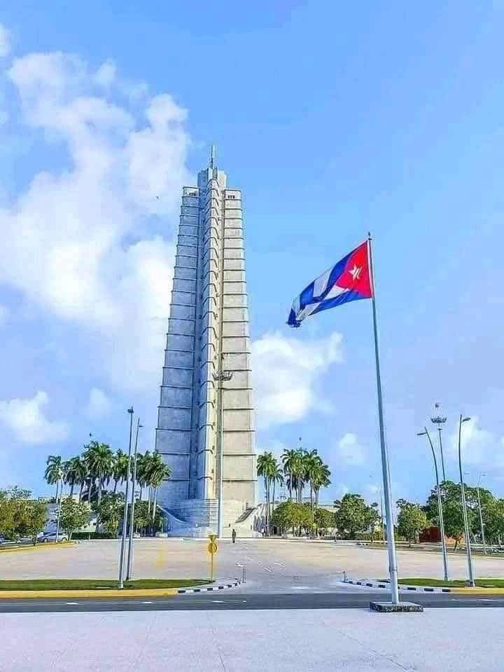 El imperialismo nos hizo antimperialistas. 
#SiempreAntimperislista