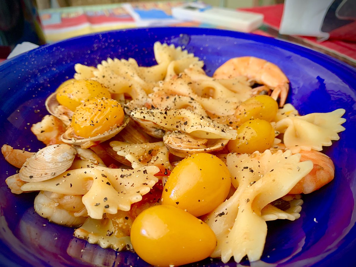 Chi te vede nun capisce ‘o segreto: si’ nata pe’ volà dint’’’o piatto 🤟💯