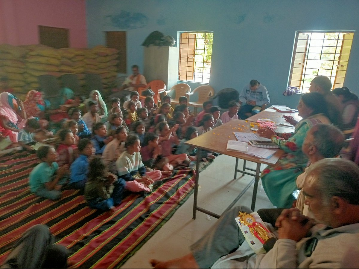 mission_yuva's tweet photo. ग्रामोदय से अभ्युदय अभियान अंतर्गत 19 जनवरी को म.प्र.जन अभियान परिषद दमोह के मार्गदर्शन में नवांकुर संस्था मिशन जन जागृति के सहयोग से प्रस्फुटन समिति मुहली द्वारा  ग्राम  शिविर का में स्वेक्षिकता,शिक्षा,स्वाबलंबन, स्वदेशी ,नशा मुक्ति, पर संबाद किया। https://t.co/pnOMMWMUEd