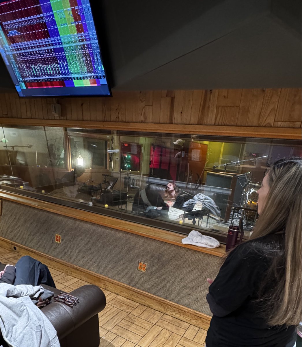 Shaynee_Music's tweet photo. @20th_Centurygal To be standing in the same studio (a year ago) that she recorded Pearl night she left us was such a surreal feeling! HHB Janis😞❤️ https://t.co/ALxZobyO80