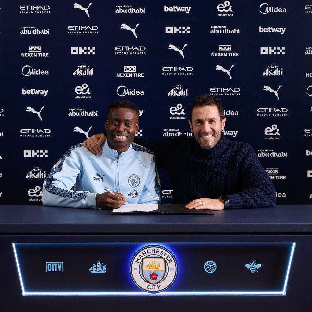 City_Xtra's tweet photo. OFFICIAL: Marc Guehi has signed a five-and-a-half year contract at #ManCity until the summer of 2031. 🏴󠁧󠁢󠁥󠁮󠁧󠁿 https://t.co/51aBFraYAY