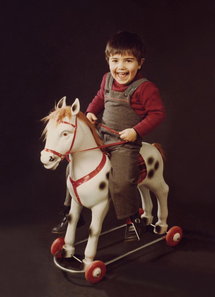 YofuiaEGB's tweet photo. Que levante la mano quien tuvo un caballo como este. https://t.co/U8sKbjGEya