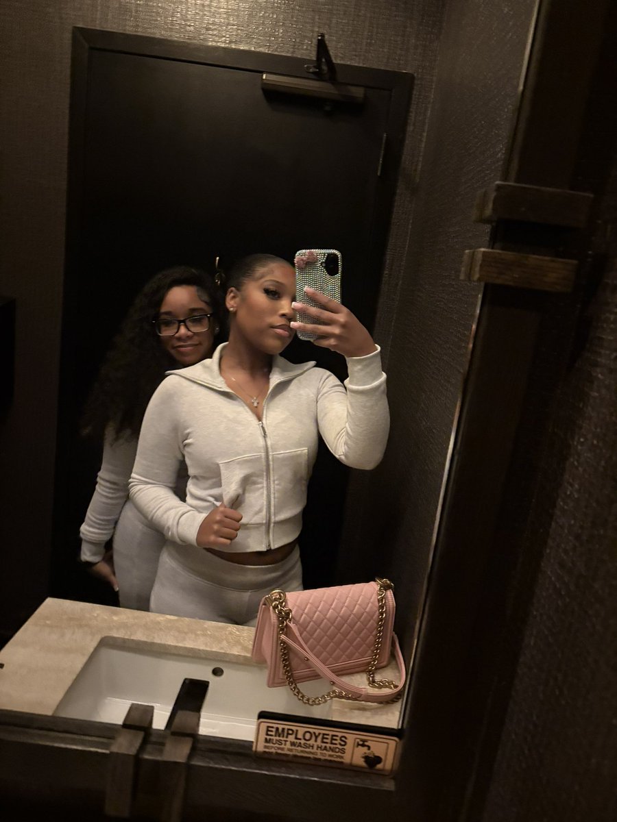 jayceedae's tweet image. I literally love this girl 🤍