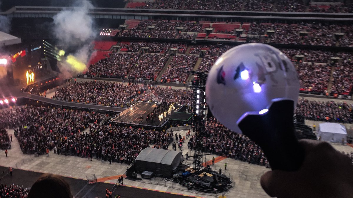 yooniskoo's tweet photo. bts at wembly, 2019 🤍 https://t.co/uhZThU6Fh9