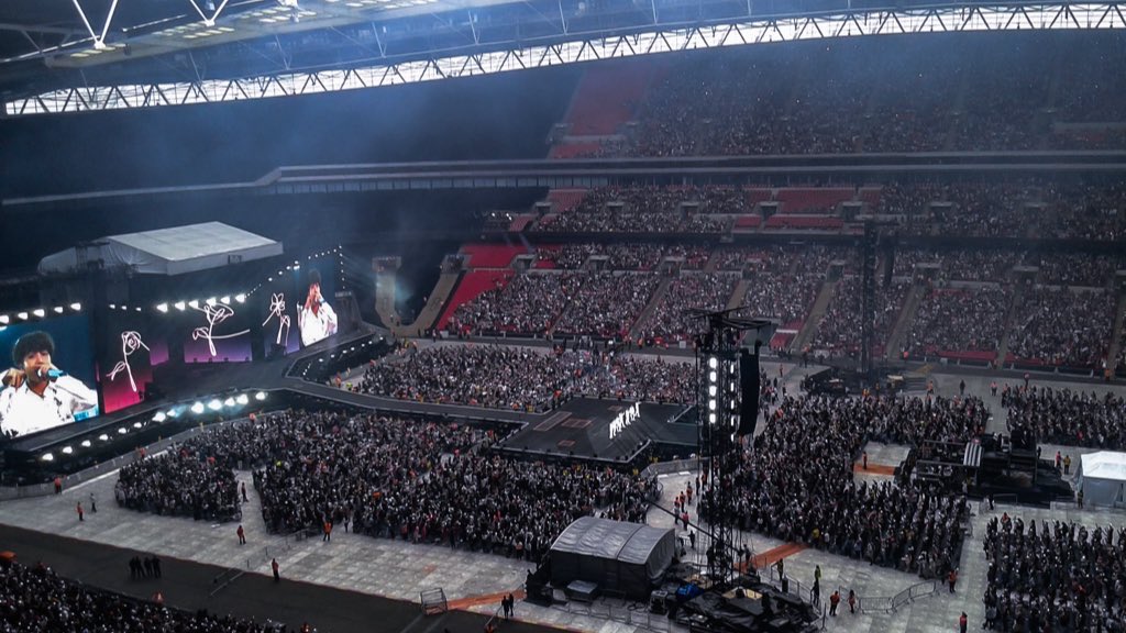 yooniskoo's tweet photo. bts at wembly, 2019 🤍 https://t.co/uhZThU6Fh9