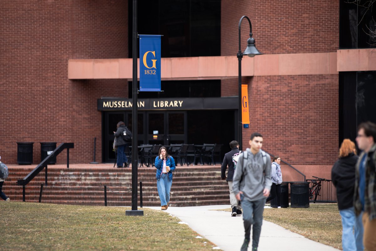 gettysburg's tweet photo. Spring is here… sort of
Bundle up, Gettysburgians! Spring semester is officially underway, and we’re back to see you all #DoGreatWork !

#GettysburgCollege #FDOC #StudentLife https://t.co/rzg1JsAJdv
