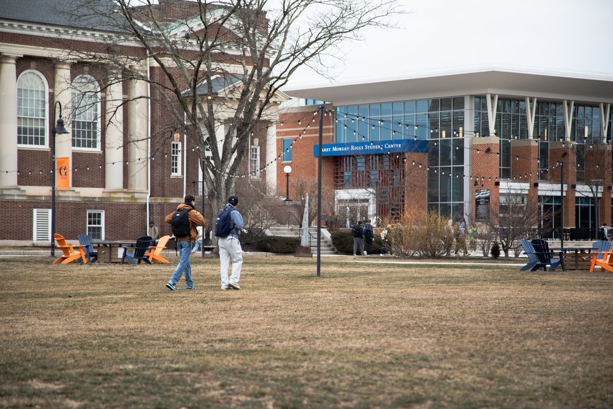 gettysburg's tweet photo. Spring is here… sort of
Bundle up, Gettysburgians! Spring semester is officially underway, and we’re back to see you all #DoGreatWork !

#GettysburgCollege #FDOC #StudentLife https://t.co/rzg1JsAJdv