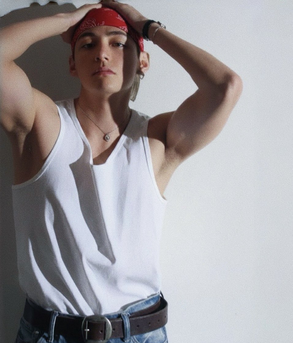 thvjk_4ever's tweet image. OHMYGOD KIM TAEHYUNG!!!!!!!