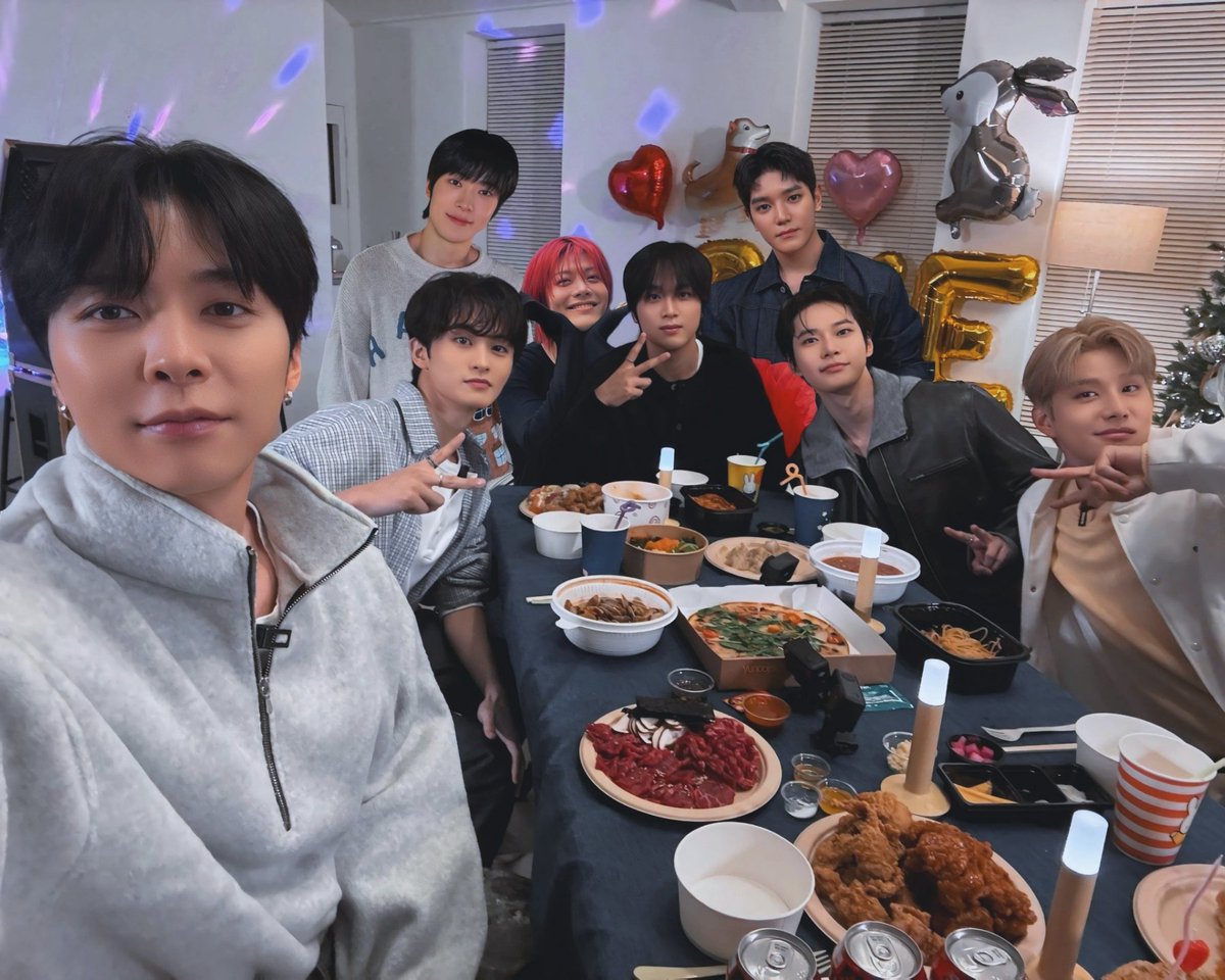 yunoojnk's tweet image. NEED ot8 pictures SO BADLY that everytime we got ot5 or ot6 pics i always need to add the missing members 😭😔

BRING BACK MY FAMILY NOWWWWWWW