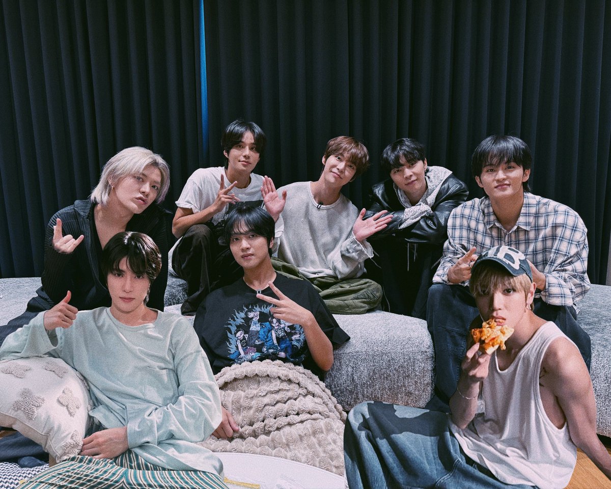 yunoojnk's tweet image. NEED ot8 pictures SO BADLY that everytime we got ot5 or ot6 pics i always need to add the missing members 😭😔

BRING BACK MY FAMILY NOWWWWWWW