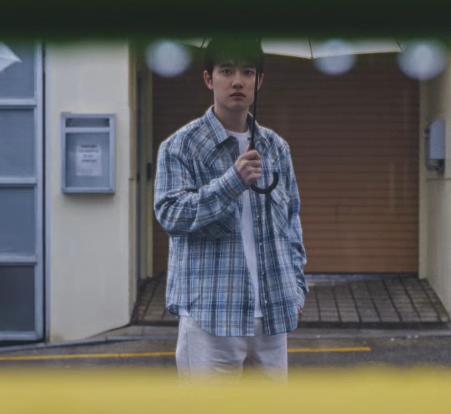 Doh Kyungsoo, you better use that handsome yearning face for a romance drama istg... Using that handsome looking yearning face for a fcking taco wrap is insane agsjahahja