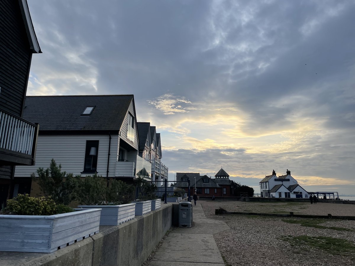 Louise Naylor tweet media