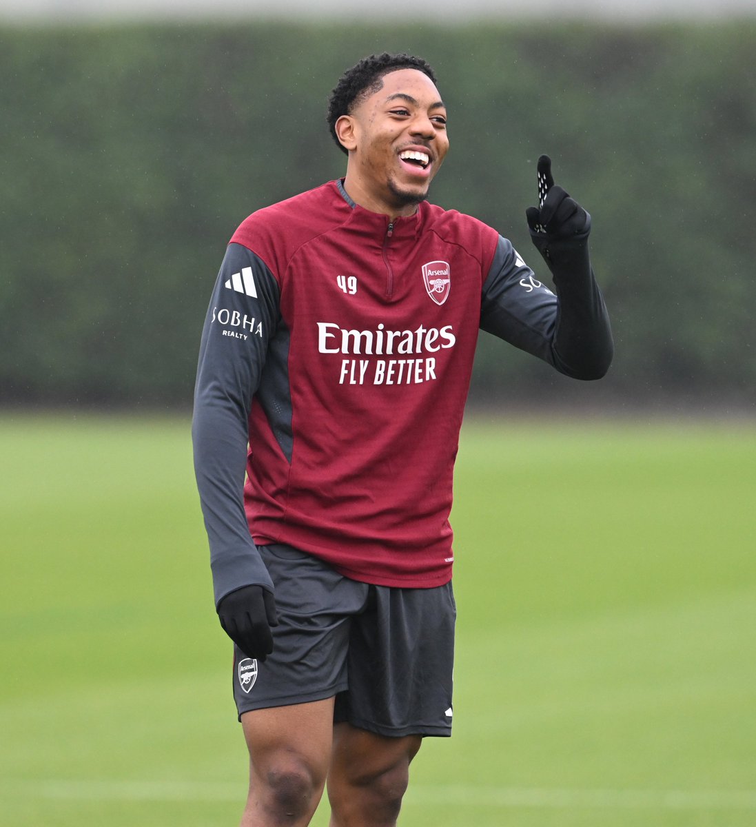 Arsenal's tweet photo. Enjoying every step 💪 https://t.co/bclqz808ij