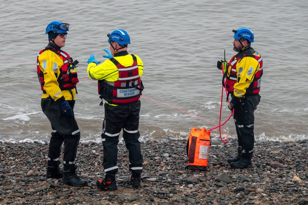 🪨Missing Persons and Technical Rescue 🪨🏊‍♂️ As a category 1 emergency service, Coastguards are highly trained in many areas of search, technical rescue and emergency casualty care. We also have to be very agile in moving between these specia facebook.com/11848323770177…
