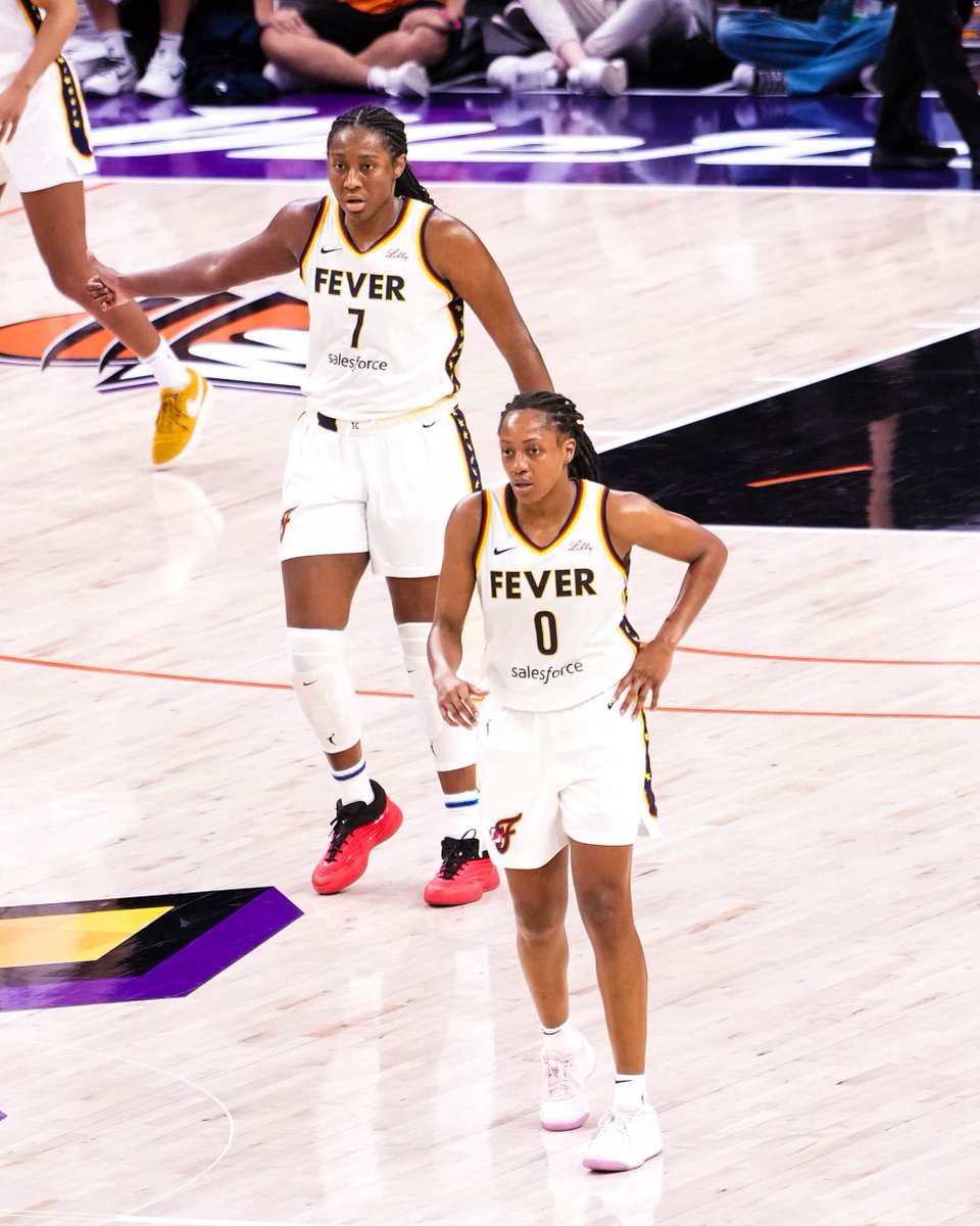 IndianaFever's tweet image. some friendly competition last night at Unrivaled 🔥

Aliyah Boston: 22 PTS, 6 REB, 4 BLK, 2 AST &amp;amp; 2 STL
Kelsey Mitchell: 17 PTS, 8 AST, 3 REB &amp;amp; 1 STL